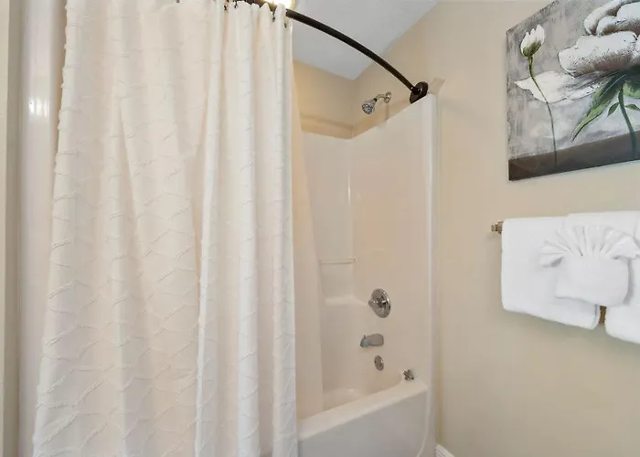 Crystal Shores West 108 By Youngs Suncoast Apartment